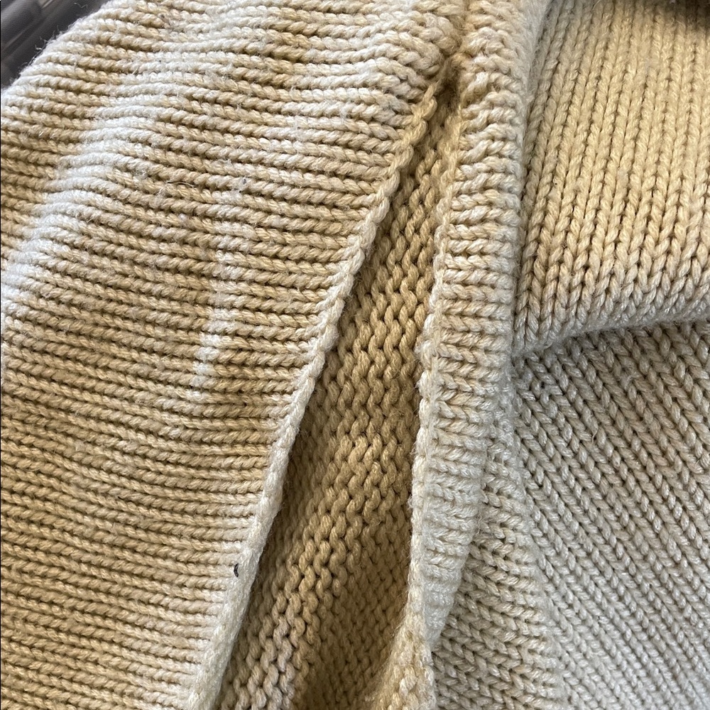 Elegant Beige Women's Cardigan - Picture 9 of 10
